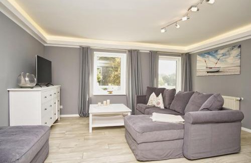 Bergen auf Ruegen Appartement | Ruhig und idyllische Lage, strandnah, gratis Nutzung vom AHOI Erlebnisbad und Sauna in Sellin - Gutshaus Silvitz FeWo 02