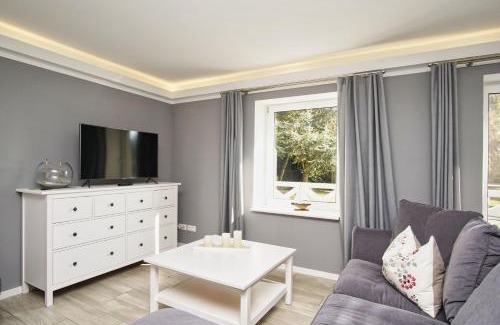 Bergen auf Ruegen Appartement | Ruhig und idyllische Lage, strandnah, gratis Nutzung vom AHOI Erlebnisbad und Sauna in Sellin - Gutshaus Silvitz FeWo 02