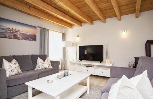 Bergen auf Ruegen Appartement | Ruhig und idyllische Lage, strandnah, gratis Nutzung vom AHOI Erlebnisbad und Sauna in Sellin- Gutshaus Silvitz FeWo 04