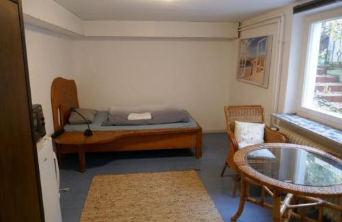 Knielingen Appartement | Ruhige 4-Zi-Wohnung mit großem Balkon und Blick ins Grüne
