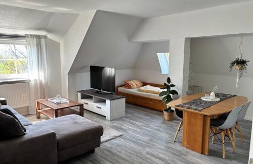 Bad Meinberg Appartement | Ruhige Ferienwohnung mit Waldblick