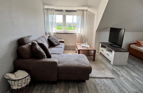 Bad Meinberg Appartement | Ruhige Ferienwohnung mit Waldblick