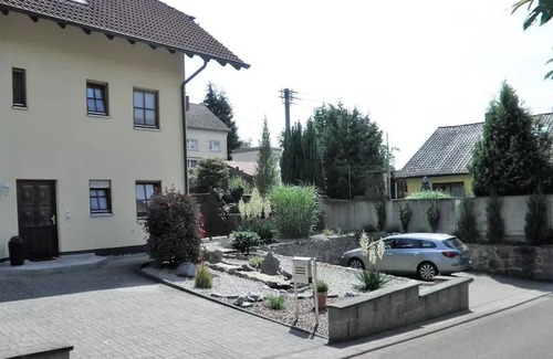 Gossersweiler Appartement | Ruhige Helle Ferienwohnung mit Eigener Terasse
