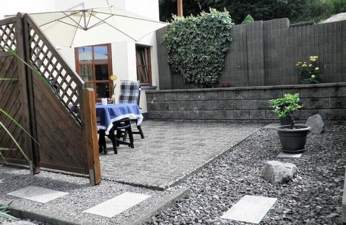 Gossersweiler Appartement | Ruhige Helle Ferienwohnung mit Eigener Terasse