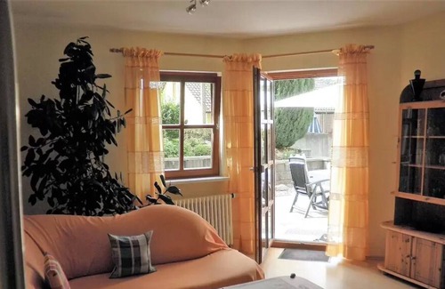 Gossersweiler Appartement | Ruhige Helle Ferienwohnung mit Eigener Terasse
