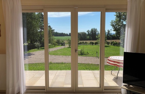 Sagy Maison | Ruhiges Anwesen in Grossem Park. Haustiere Erlaubt