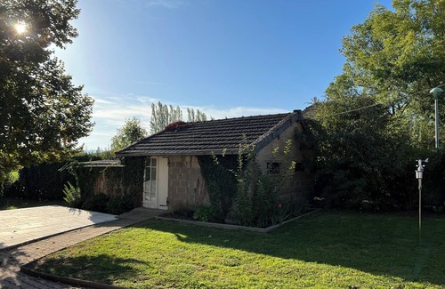 Sagy Maison | Ruhiges Anwesen in Grossem Park. Haustiere Erlaubt