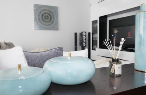 Aveiro Maison | Ruhiges Modernes Haus Parkplatz WLAN Whirlpool