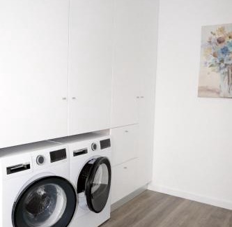 Aveiro Maison | Ruhiges Modernes Haus Parkplatz WLAN Whirlpool