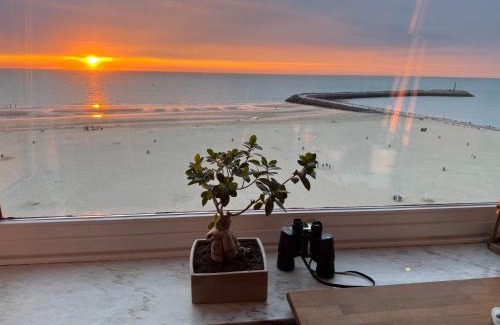 Ostend City Centre Appartement | Ruime studio frontaal zeezicht AAA Locatie