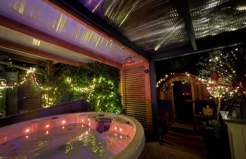 Den Ham Villa | Ruime Villa met Hottub Sauna en Gamesroom