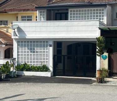 Sepang Maison | RUMAH MAWAR by IMPIAN HOMESTAY KLIA-SALAK TINGGI-NILAI