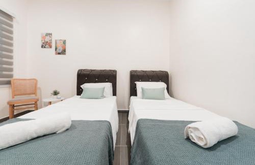 Kampung Lombong Jerneh Maison | Rumahkita Beranang TJS Holiday Homes