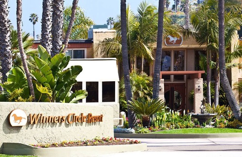 Solana Beach Copropriété | Run to Del Mar Racetrack for the Breeders Cup! Spacious full one-bedroom condo.