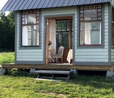 Greenwich Maison | Runamuk Farm Camp with a View near the Adirondacks