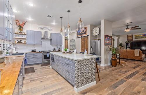 Sun Groves Maison | Runaway Bay Chandler home