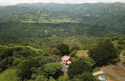 Escobal Maison | Rural 2-bedroom house with pool & treetop terrace