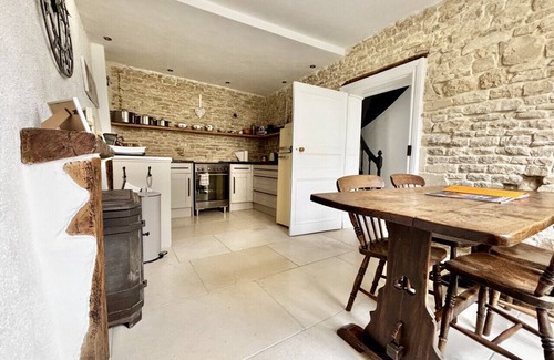 Raix Maison | Rural 3 bed barn conversion with swimming pool
