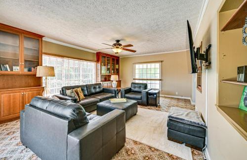 Somerdale Maison | Rural and Private Dover Retreat Close to Wineries!