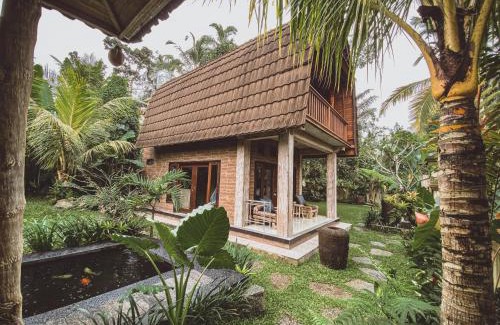 Taro Maison | Rural Atmosphere at Bali Coconut House in Delodsema Village