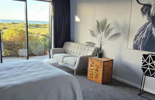 Thornton Maison | Rural Beachfront, Private With Amazing Views Over Land, Ocean and Islands