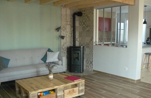 Saint-Symphorien-de-Lay Cottage | Gite rural les volets bleus