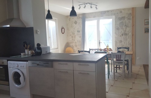 Saint-Symphorien-de-Lay Cottage | Gite rural les volets bleus