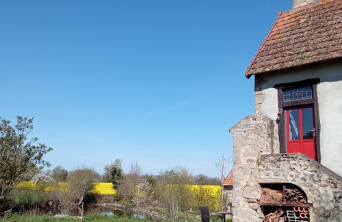 Parsac Maison | rural cottage with garden overlooking the swimming pond