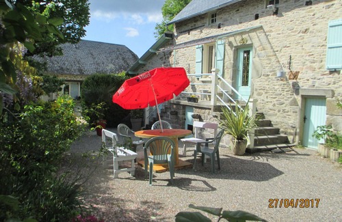 Beynat Cottage | Gîte rural Pura Vida 3 épis, pour les amoureux de la nature et des animaux !