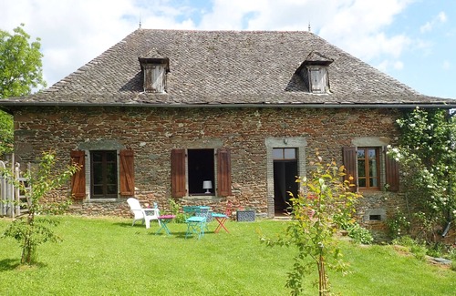 Mourjou Maison | Ferme rurale française avec une piscine dans la belle campagne