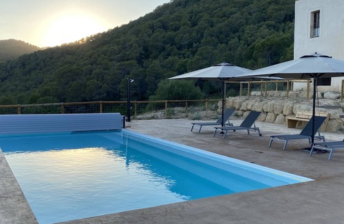 Castellvi de la Marca Cottage | Escapade rurale au milieu des vignes et détente dans une piscine de rêve