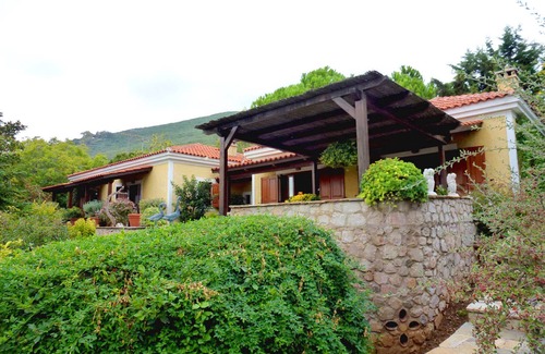 Stylida Villa | Vacances rurales dans une villa épicurienne isolée