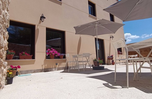 Castrojeriz Maison | RURAL HOSTEL ON THE CAMINO DE SANTIAGO IDEAL FOR FAMILIES