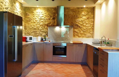 Queixas Maison | Maison rurale à Gérone. 11 chambres, jusqu'à 30 personnes, piscine privée.