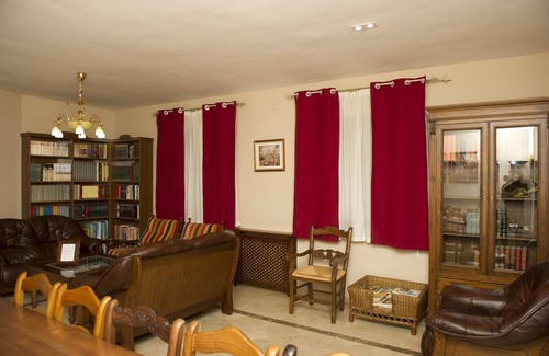 Almagro Cottage | Maison rurale La bibliothèque. 3hab = 200 € - 4hab = 240 € - 5hab = 280 € - 6hab = 320 € - 7hab = 360 €