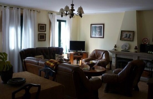 Codeseda Cottage | Gîte rural de la location intégrale avec piscine et grand jardin