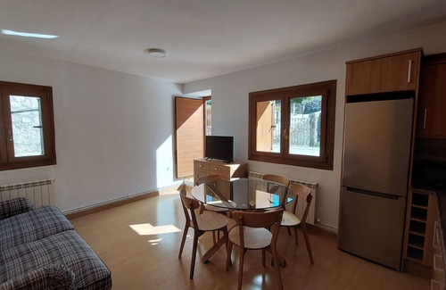 Vilaller Appartement | Rural House with authentic apartments 1.340m, with garden, bbq and terrace