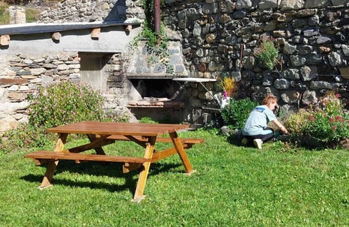Vilaller Appartement | Rural House with authentic apartments 1.340m, with garden, bbq and terrace