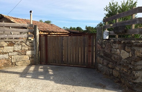 Tomino Cottage | Casa rural con gran finca cerrada y asador exterior