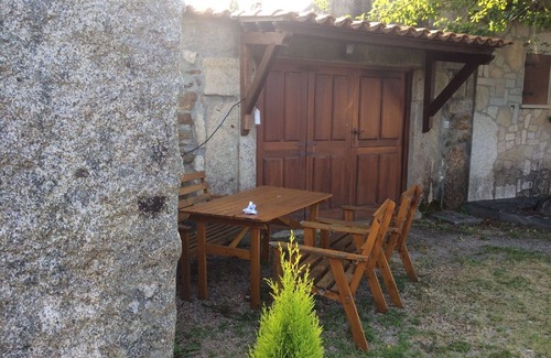 Tomino Cottage | Casa rural con gran finca cerrada y asador exterior