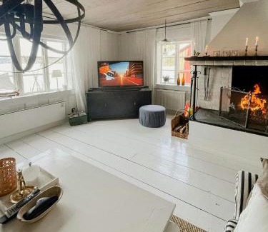 Nasviken Maison | Rural House With Panoramic View Over Lake Hansa