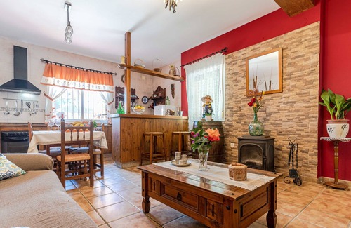 Niguelas Chalet De Ski | Rural house with pool, garden and BBQ