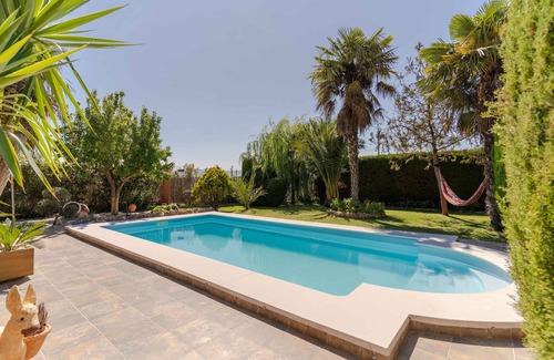 Niguelas Chalet De Ski | Rural house with pool, garden and BBQ
