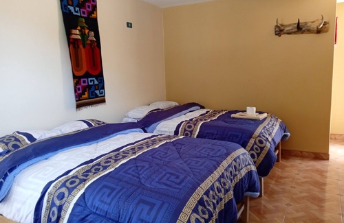Huaraz Lit Et Petit-Déjeuner | Rural house with views of mountains, river and Cordillera Blanca