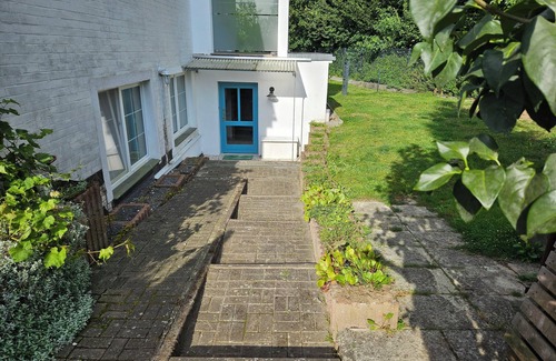 Obermendig Appartement | Rural living by a stream