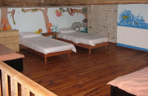 Boisne-la-Tude Maison | Rural retreat for 8 with amazing view, shared large pool and games barn