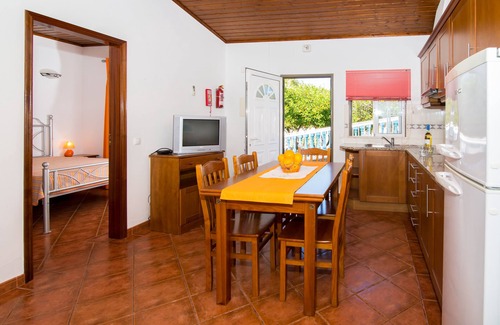 Monte Raposo Cottage | Villa rurale avec piscine à 10 minutes de la plage