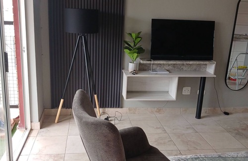 Rustenburg Appartement | Rustenburg Cozy Apartment With Private Entrance & BBQ