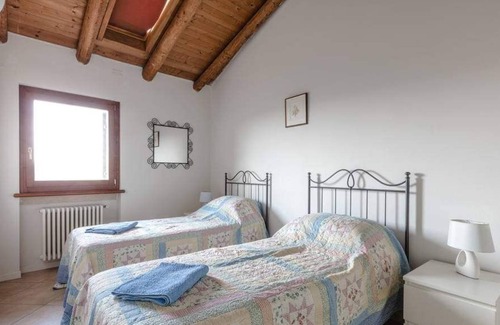 Cavriana Appartement | Rustic 2 Bedroom Apartment Near Lake Garda With Swimming Pool