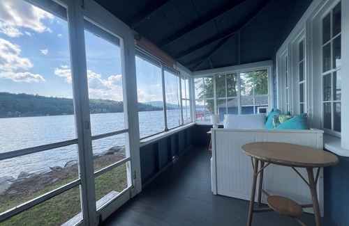 Alton Bay Cabine | Rustic 4-bedroom cabin with WiFi, AC in charming Alton Bay on Lake Winni.